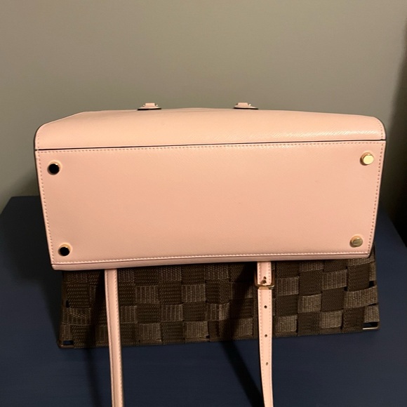 Kate Spade purse. - Picture 4 of 4